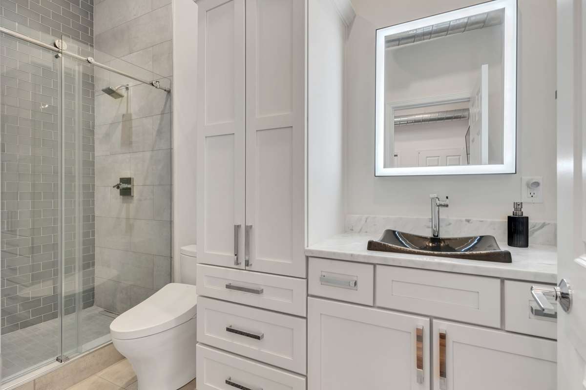 Guest Bath 
TOTO toilets are universally recognized as the best in the world.