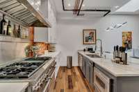 Thermador®  Gas Rangetops are handcrafted and elevate your kitchen with outstanding cooking power...