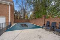 Such a nice private oasis in your backyard