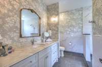 Bedroom 3's en suite