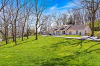 Spanning over 4,300 square feet, this residence offers 5 spacious bedrooms and 5 and a half bathrooms, all renovated to the highest standards and finishes.