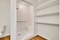 Main floor full bath with Walkin shower-
