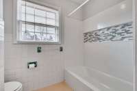 Shower/tub combo!  how about the beautiful tile work!!