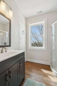 2nd Floor Full Bath