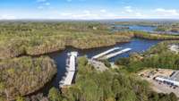 Less than 10 minutes from Tims Ford Marina.