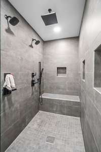 upstairs main suite bath