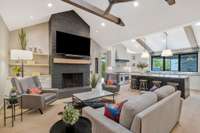 large Living Room and Kitchen to entertain