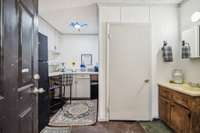 Apartment complete with Kitchenette and Bathroom