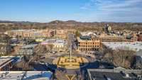 Oprah Magazine voted downtown Franklin "One of the most Charming Christmas towns in the world"! No kidding! Walk to the many festivals, restaurants, historic Movie Theater, town square and Pilgrimage Music Festival.