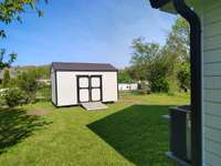 Great backyard space! Are you a gardener? Bird watcher? Grill master? Yard game enthusiast? Enjoy your own outdoor space!