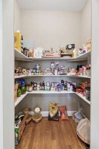 Walk In Pantry!