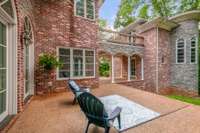 Look out over the natural landscape and entertain family and friends!