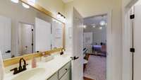 Jack & Jill bath