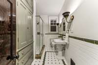Main Floor Hall Bathroom (full bath)