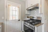 Love to cook? The gas range brings the heat—literally!