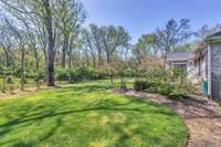 A great yard to stroll around.