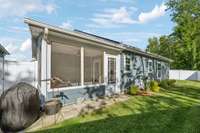 Private screened in back porch