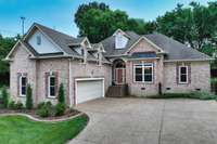 DAYTIME PIC OF THE FRONT