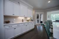 Great amount of cabinet space
