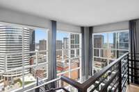 Two story views of downtown Nashville!  The Capital to the Cumberland River!