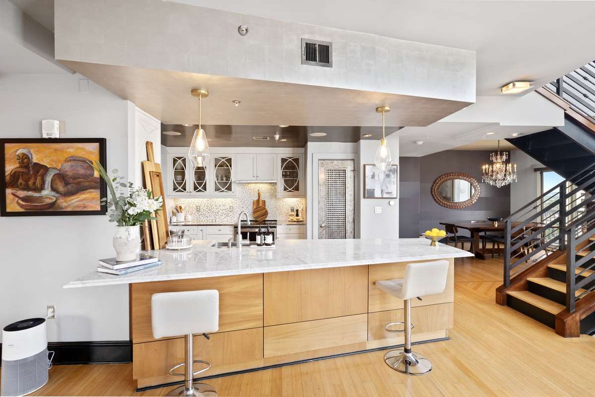 Stunning upgraded kitchen!