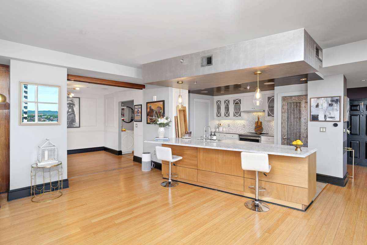 Large island area and spacious entertaining options!