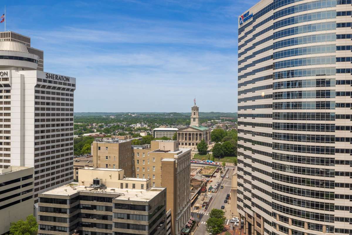 Views of the Capital from the dining, living and second bedroom areas!