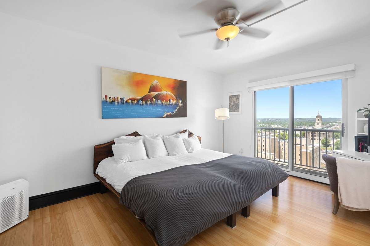 Second bedroom with a balcony and separate bath!