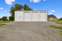 It features 14x10 roll-up doors, is wired for electricity, and includes a man door for easy access. 1761 Center Hill Rd. Woodbury, TN 37190