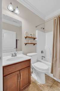 Secondary bath on main level