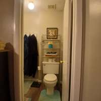 Main suite bathroom w/shower