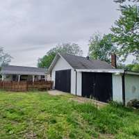 2 extra shed/garages for the gear heads, etc