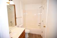 master 2 bathroom