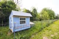 This chicken coup includes a chicken run! Owners are open to leaving the 4 chickens if buyer wants them.