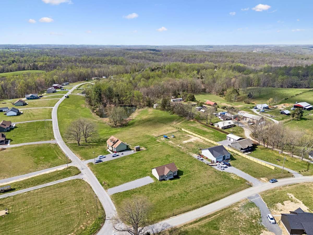 If you're looking for a place to call home without being able to reach out and touch your neighbor... Here it is!!!