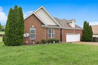 All-brick 3-bed, 2-bath home with 2-car garage in Gallatin! Excellent curb appeal, vaulted ceilings, and move-in ready comfort in a quiet, convenient neighborhood.