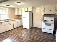New stove and Fridge, plenty of cabinet space