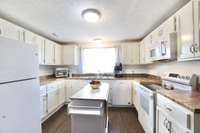 Brand new appliances!  Even a dishwasher!