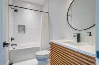 Full upstairs bathroom