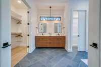 Primary en suite bathroom
