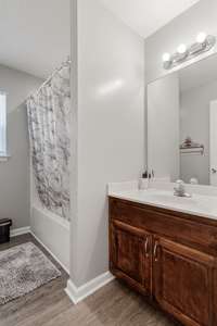 2nd Bathroom has Tub/Shower Combo