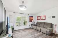 Den/Bonus Room