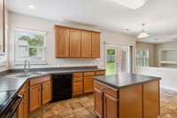 Lots of natural light in the kitchen!