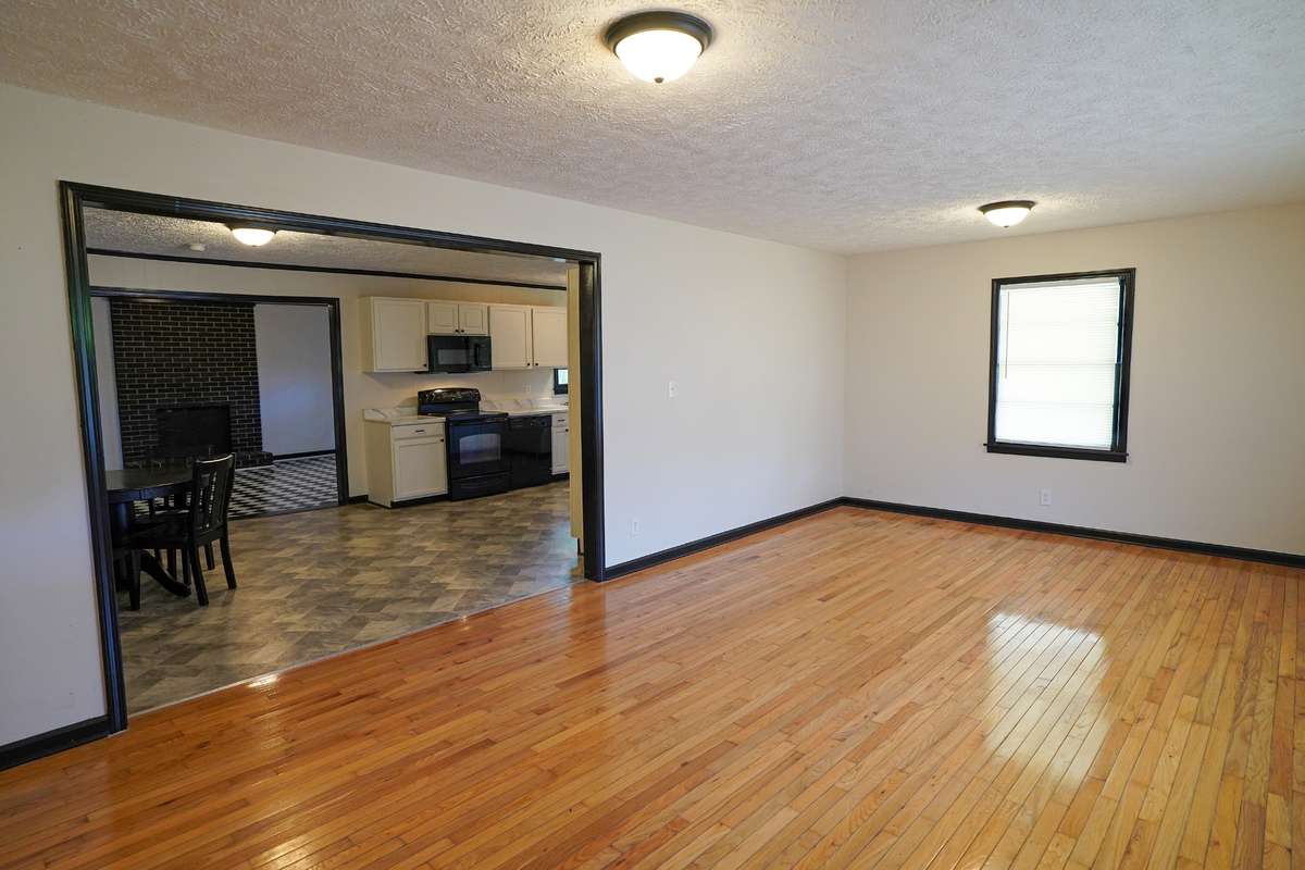 Family Room, opens into Breakfast Area