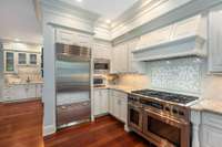 One more...notice that there are two Sub-Zero refigerator-freezers...