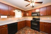 Kitchen and all appliances stay