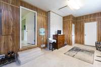 Bonus room/ additional bedroom