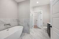 Look at this primary bath?!?!?
