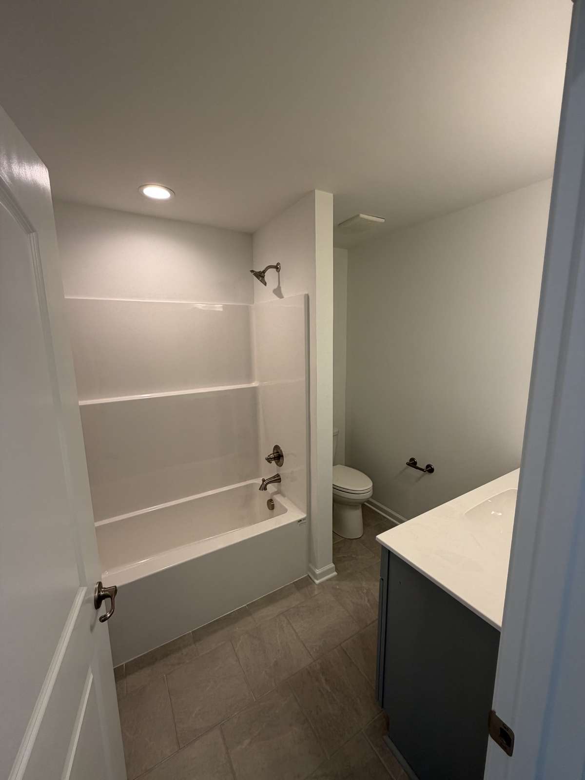 Full guest bath on second level