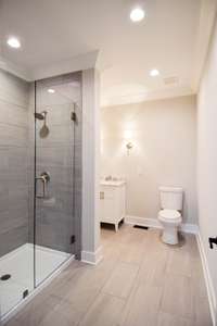 Beautiful full bath